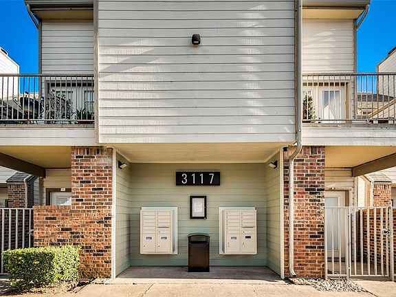 3rd image of 3117 Sondra Dr APT 204
