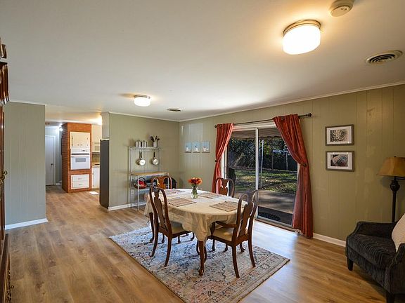 5th image of 2603 Redbud Dr