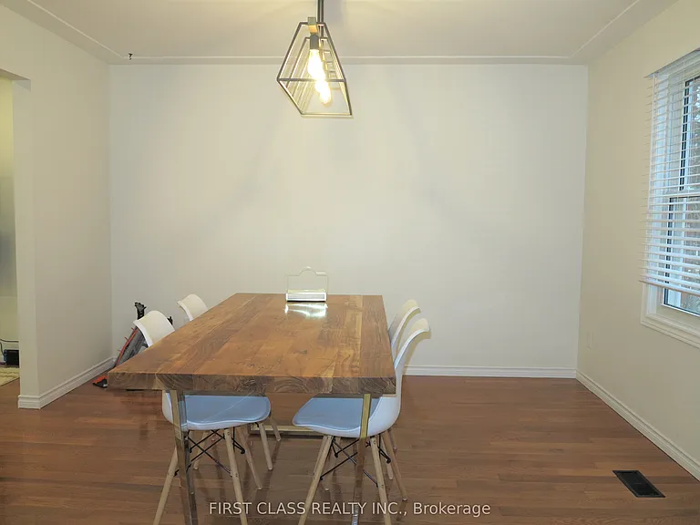 4 Meridene Cres E — Photo 10
