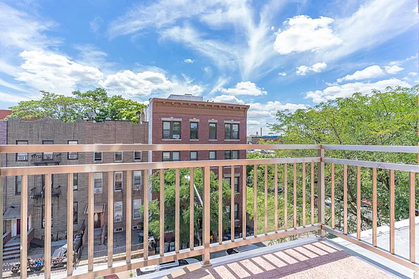 Rented by MySpaceNYC | media 12