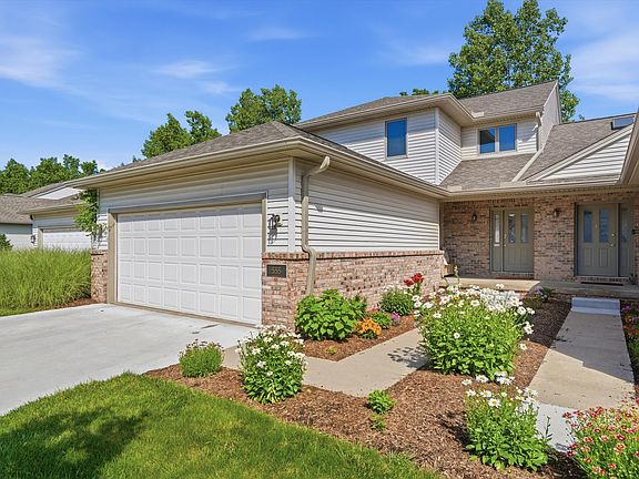 2nd image of 555 Sycamore Cir