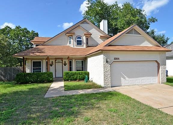 Peaceful corner, cul-de-sac home in a little travelled part of Hunters Chase, but only a 250 yard walk from the community pool, park, tennis courts and play area.
