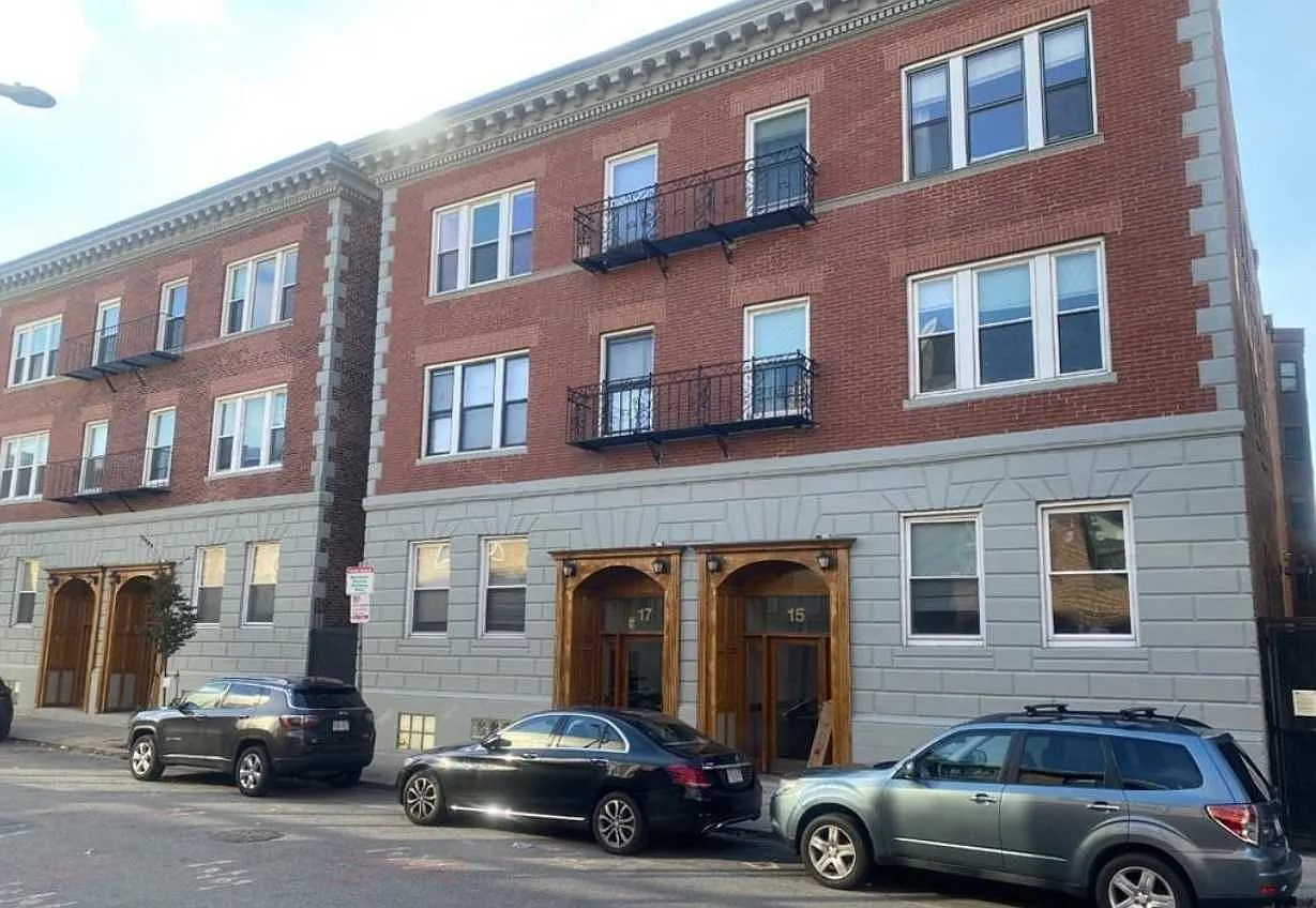 2 bed, $3,402 — Photo 2