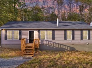 93 Ampthill Rd, Cartersville, VA 23027