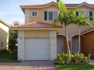 8840 S Isles Cir, Tamarac, FL 33321