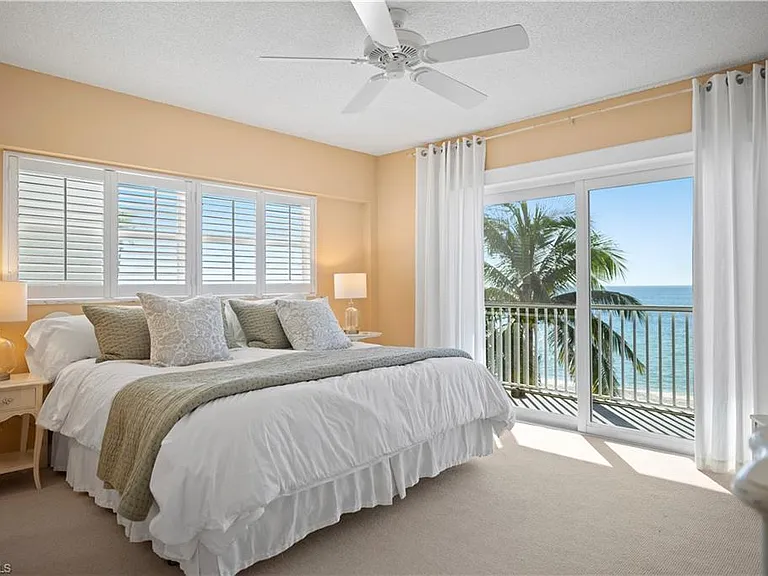 1977 Gulf Shore Blvd N #401 — Photo 11