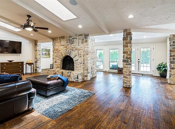 5th image of 6858 Meadowcreek Dr
