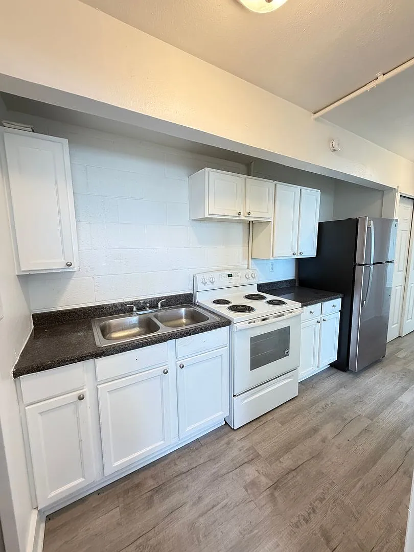 Two Bedrooms, One Bedroom, and Studio Apartments Available — Photo 3