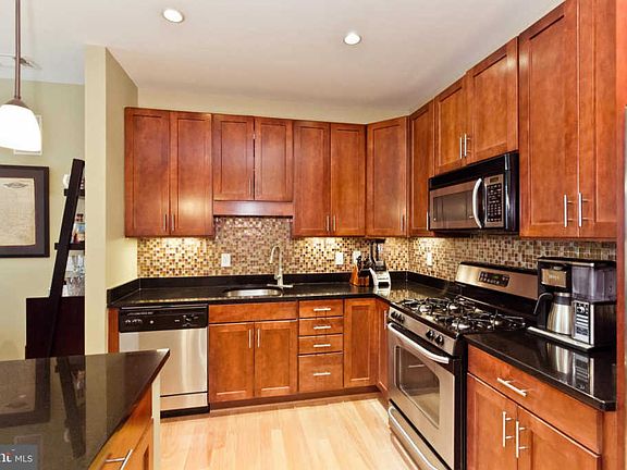 4th image of 1800 Wilson Blvd #121