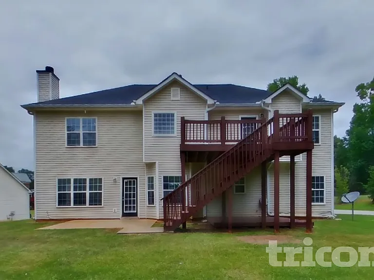 585 Chastleton Dr — Photo 22