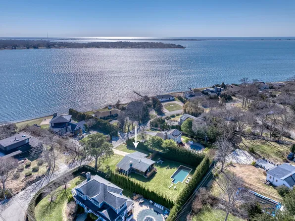 8 Romana Dr, Hampton Bays, NY 11946