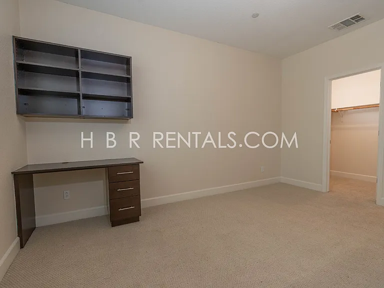 1496 Dairy Dr — Photo 12