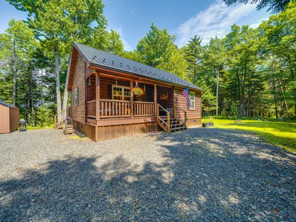 64 Steinfeldt Ln, Long Lake, NY 12847