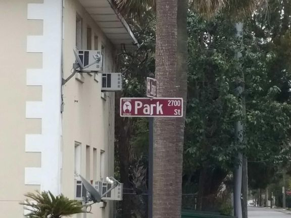 5th image of 2795 Park St