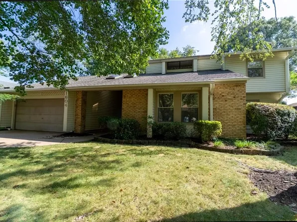 1604 Lake Christopher Dr, Virginia Beach, VA 23464