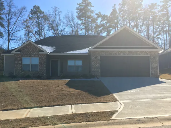 302 Durgin Dr, Bonaire, GA 31005