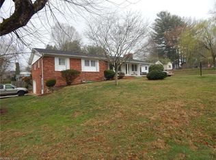 21 Summit Dr, Arden, NC 28704