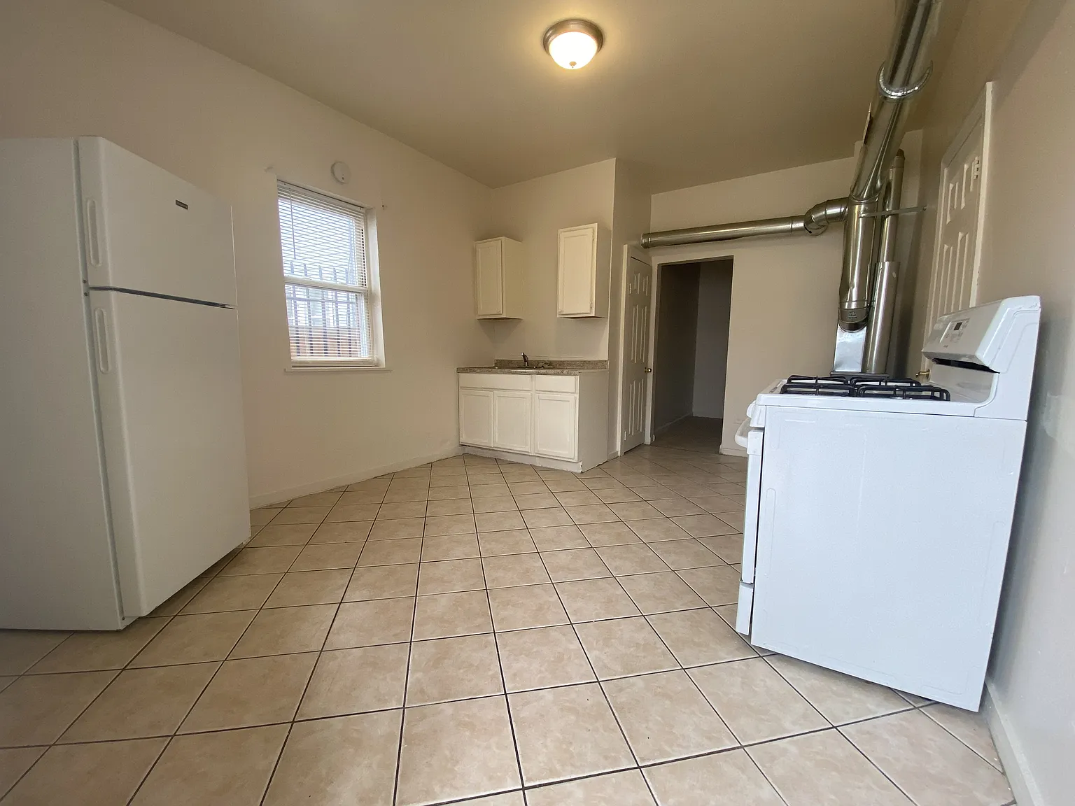 4841 South Loomis BLVD - Apt #1 Rear — Photo 2