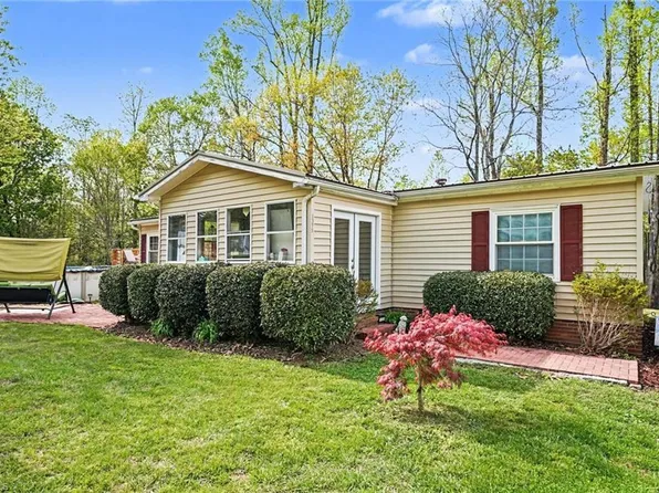 1375 Ward Rd, Sandy Ridge, NC 27046