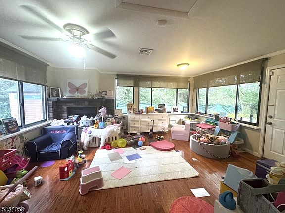 4th image of 34 Tower Rd