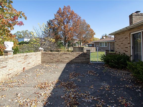 3rd image of 7660 Cherrywood Ln