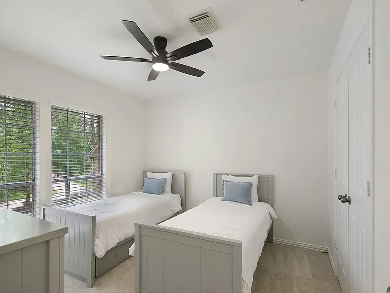 11 Barlow Ct — Photo 33