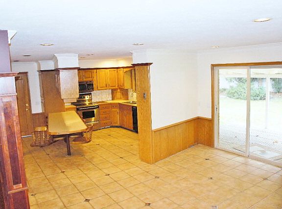 2nd image of 1354 E 21st St