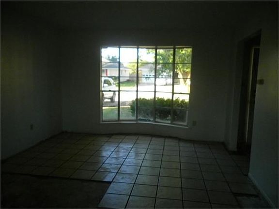 5th image of 10807 Hazen St