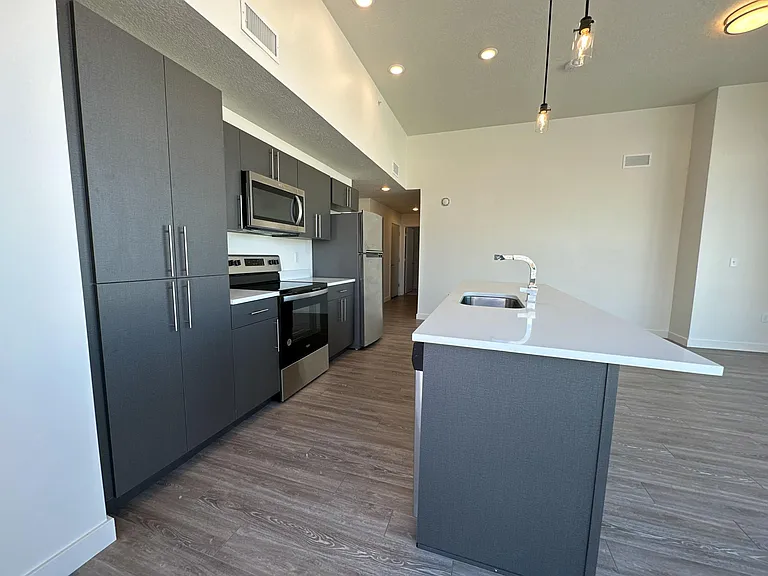 Canyon Vista — Photo 2