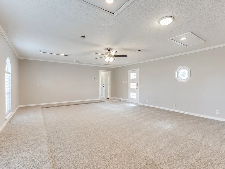 7335 Reed Rd — Photo 15