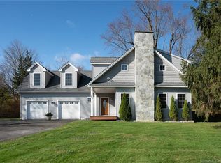 207 Artillery Rd, Middlebury, CT 06762