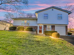 1400 Evans Ct, Elk Grove Village, IL 60007