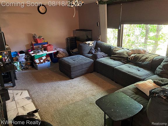 3rd image of 18550 Beechwood St