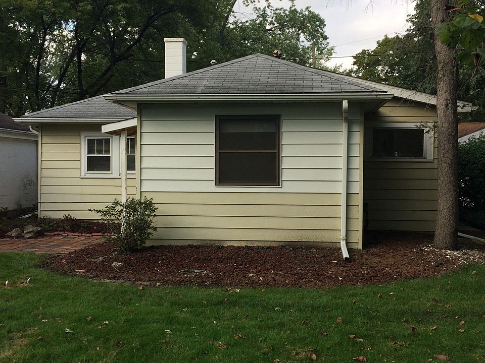 2nd image of 926 194th St