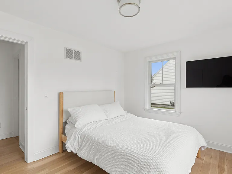 8 Powers Dr — Photo 18