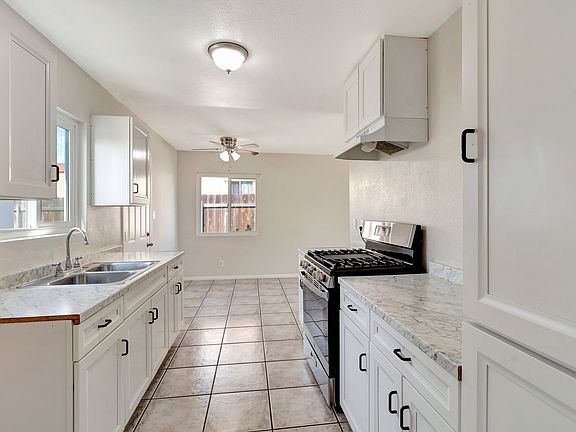 5th image of 132 Prospect St
