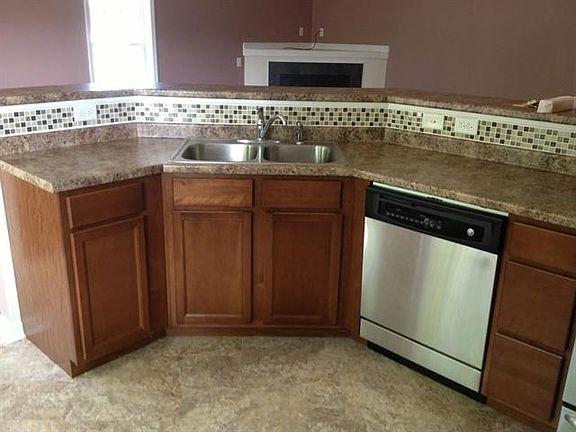 4th image of 307 Otter Creek Ct