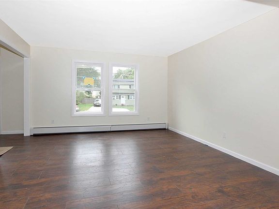 5th image of 107 Irving Ave