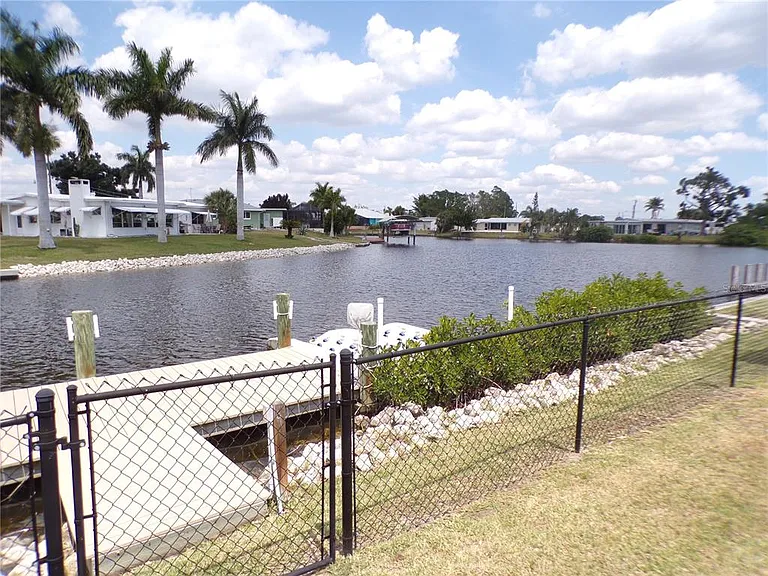 21088 Edgewater Dr — Photo 29