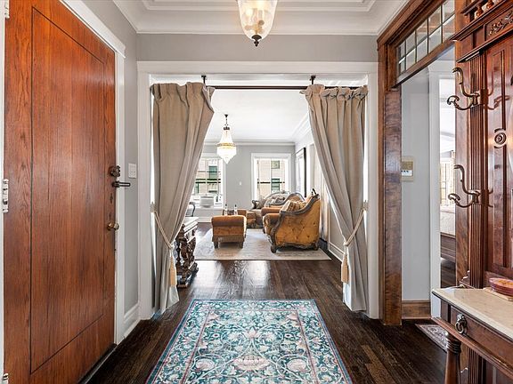 3rd image of 609 W Addison St APT 2