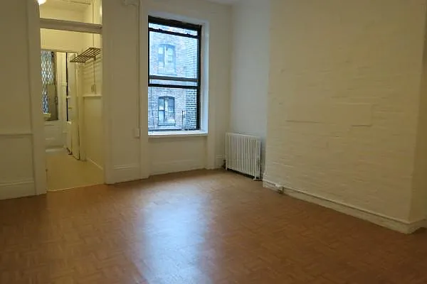 Rented by Manhattan Best Realty, Inc. | media 22