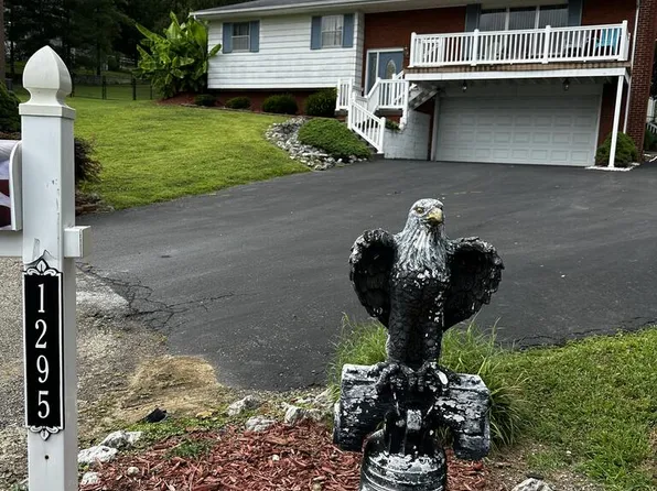 1295 Randall Dr, Chillicothe, OH 45601