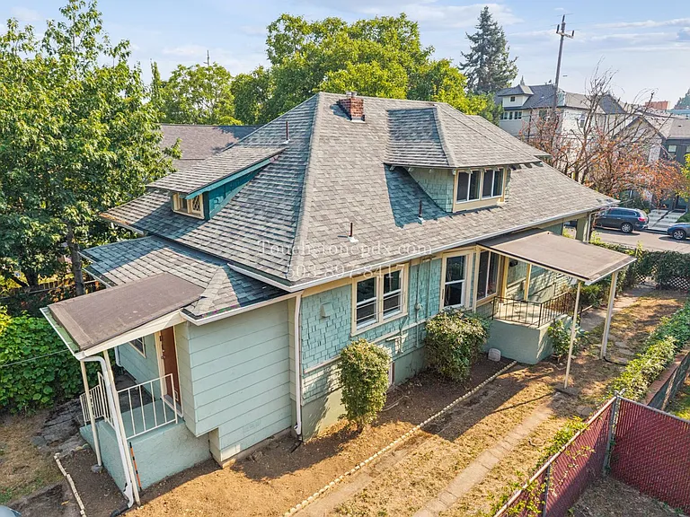 4315-4317 N Gantenbein Ave — Photo 37
