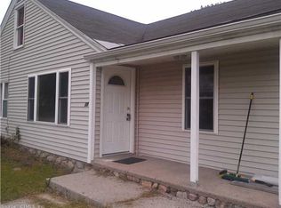 18 Hamast Ave, Waterford, CT 06385