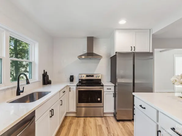 736 S Main St, Lancaster, SC 29720