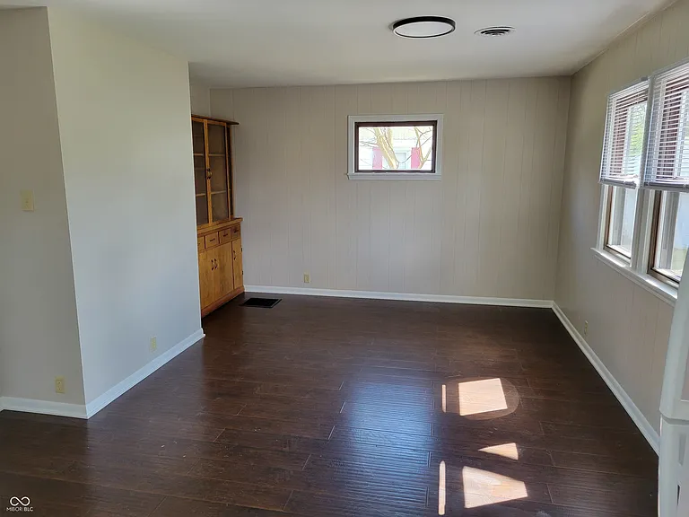 10570 Barmore Ave — Photo 5