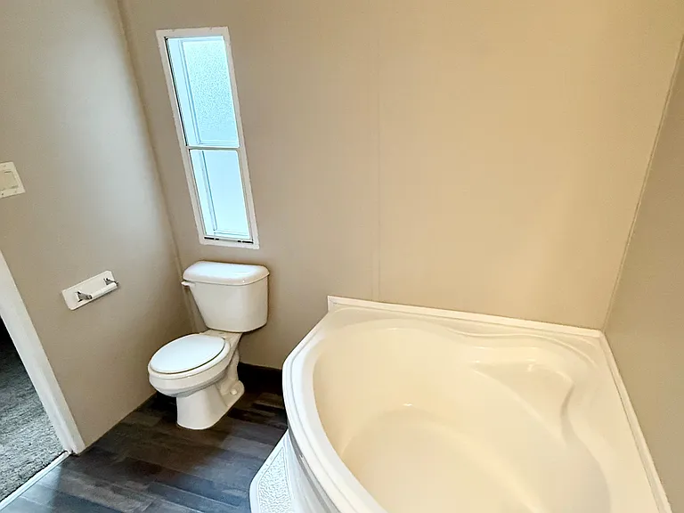2081 Chaffee Rd S — Photo 17