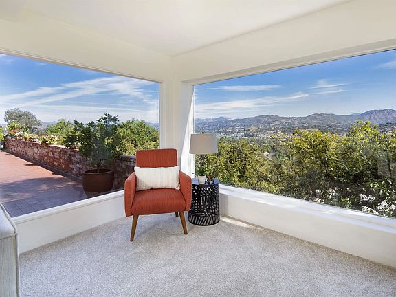 5th image of 1820 Grove Rd