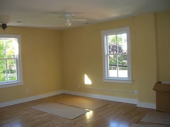 2nd image of 604 S Belmont Ave