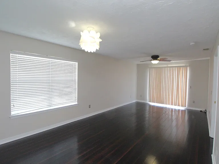 7680 Chablis Cir — Photo 2